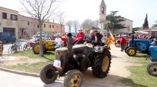 Més de 9.000 visitants el primer dia de la Fira de Primavera de Campllong