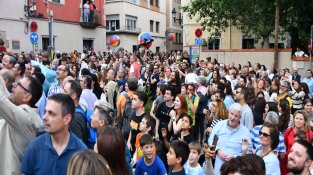 Els gegants i els Corks posen l'ambient a la Festa Major