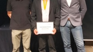 Jordi Badosa, amb el president del TT Cassà i el regidor d'esports.