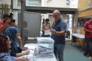 Un deu per cent més de votants (45,55%) que fa tres anys a la una del migdia