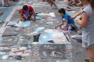 Quatre-cents nens i nenes pintaran diumenge l’asfalt de la plaça de la Coma
