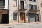 Tres persones ferides en l'incendi d'una casa del carrer del Clot