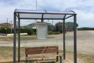 Nova marquesina a la parada d’autobús de la urbanització Mas Cubell