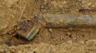 un aspecte de le sretses trobade sa la tomba del soldat desconegut de Cassà