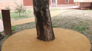 Cassà estrenarà un innovador protector de parcs infantils amb taps de suro reciclats