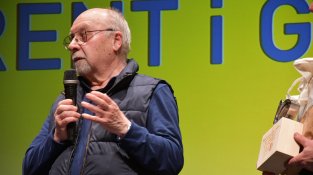 Reconeixement al Foment Mataroní, amb el guardó Domènec Torrent