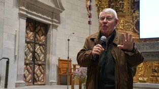 Mn. Enric Plantés ha presentat els treballs fets  a les portes