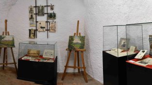 Alguns dels elements exposats a la Sala Joan Gener