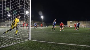 El Cassà juvenil guanya la primera final (3-0)