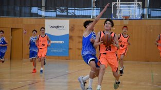 Els infantils del Foment planten cara en la visita de l'FC Barcelona de bàsquet