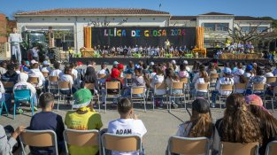 “Les Vaques”, de cinquè, i “Els Lluitadors”, de sisè, guanyadors de la 19a Lliga de Glosa de l’escola Puig d’Arques.