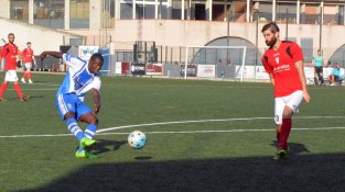 El xut d'Alpha que ha significat el 2-0