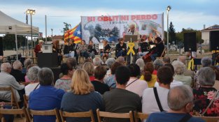 Inauguració del monòlit que identifica el Parc U d'Octubre
