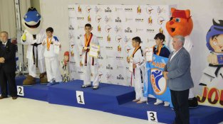 Anna Teixidor (medalla de bronze) i Lídia Fuertes (medalla de plata) a l'Europeu de clubs