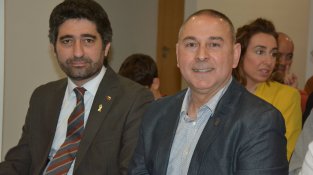 El conseller Jordi Puigneró amb el cap de llista de Junts x Cassà, Robert Mundet