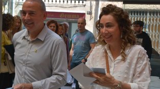 Robert Mundet ha anat a votar acompanyat dels membres de la llista de Junts per Cassà