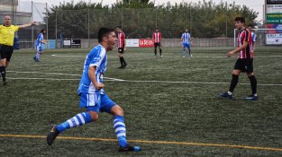 Biel Gasca després d'aconseguir el segon gol del Cassà