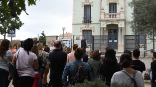 Les dependències municipals  de Cassà "tancades per dignitat"