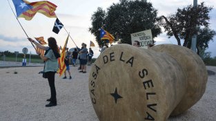 Les dependències municipals  de Cassà "tancades per dignitat"