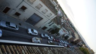 Trànsit pràcticament aturat al carrer Marina
