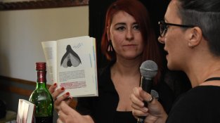 Bel Olid i Elena Crespí han comentat diferents aspectes del libre de la primera, Follem?
