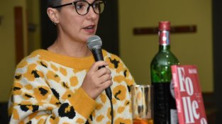 Bel Olid presenta  Follem? al Vermut de lletres