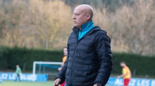 José Cáceres, nou entrenador del primer equip del Cassà. es va estrenar amb un empat a Bescanó