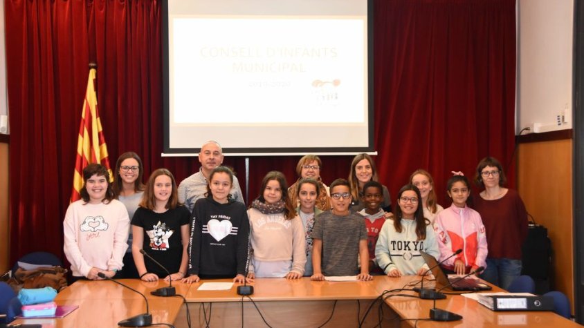 Alumnes de 5è i 6è de primaria del Consell d’Infants Municipal es reuneixen amb l’Alcalde de Cassà
