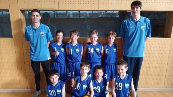 L'equip premini masculí blanc