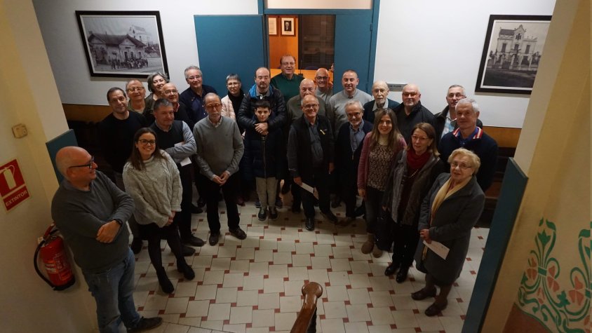 Els col·laboradors i regidors, després de l'acte