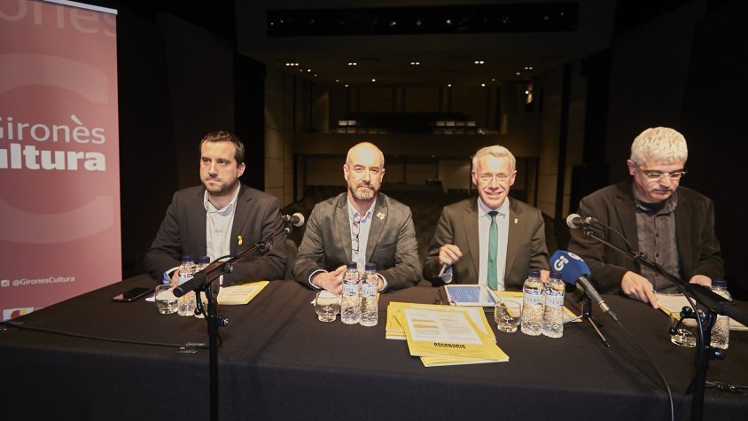 Dos moments de la presentació de l'Escenaris 2020, avui a Bescanó