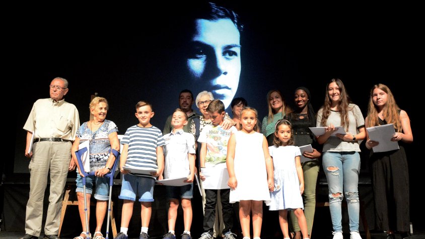 Els infants guanyadors dels premis convocats amb motiu dels 100 anys de la mort de Xavier Carbó Maymí