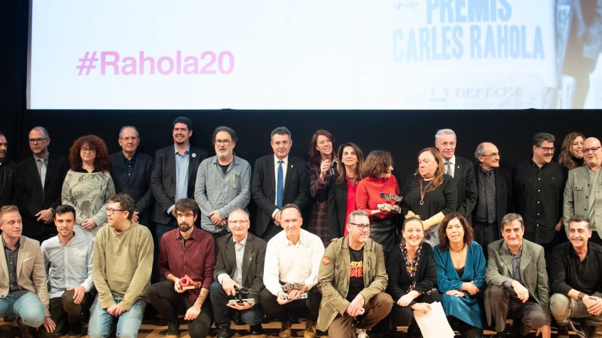 Foto de grup dels guardonats a la nit dels Rahola