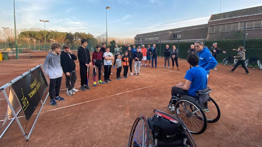 Diversos moments de la xerrada sobre tennis adaptat feta aquesta tarda al CT Cassà.