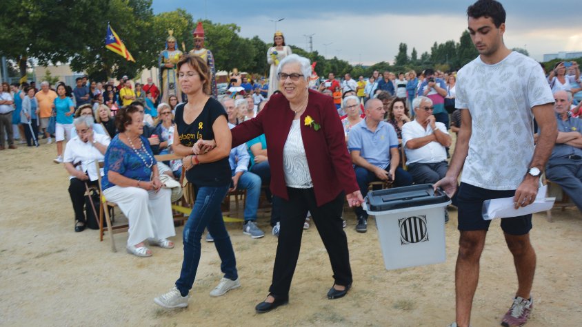 L'arribada de l'urna ha estat un dels moments més emotius de l'acte