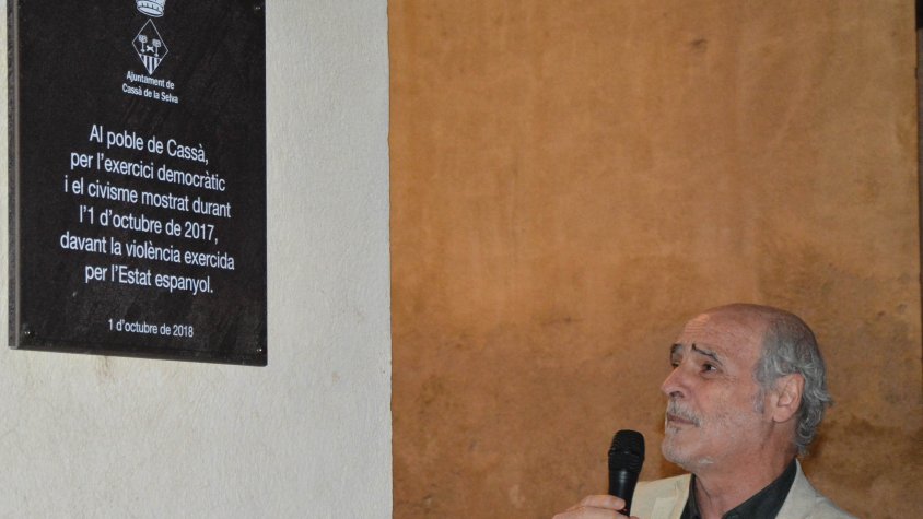 Inauguració de la placa que recorda el referèndum de l'U d'octubre