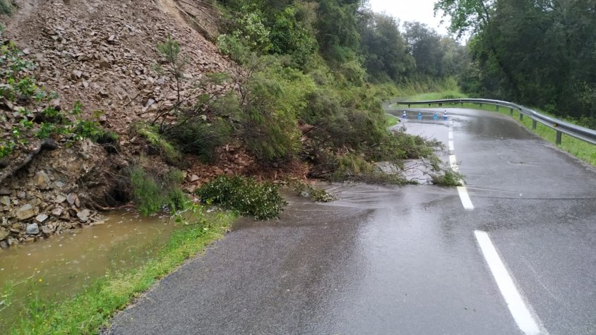 Esllavissada ala carretera de Santa Pellaia