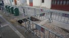 Es reprenen els treballs de clausura dels contenidors soterrats a la pl. de la Coma i a la carretera Marina