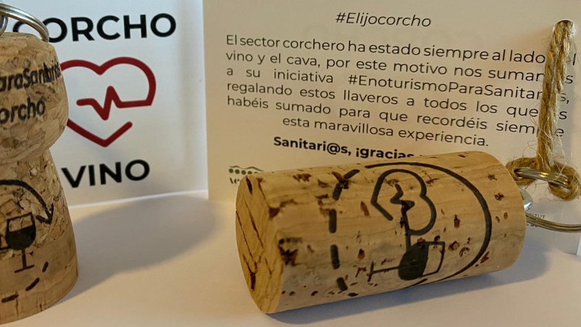 Mostra dels clauers que es lliuraran al personal sanitari