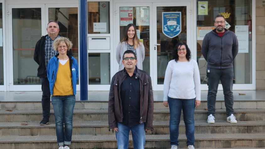 Àngel Teixidor, al centre de la imatge, amb la resta de la nova junta