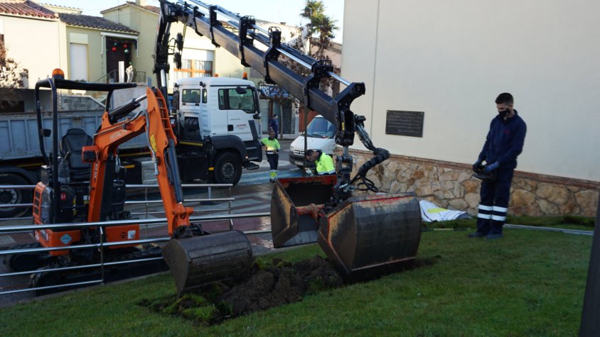 Comença la restitució de la portalada de l'antic hospital