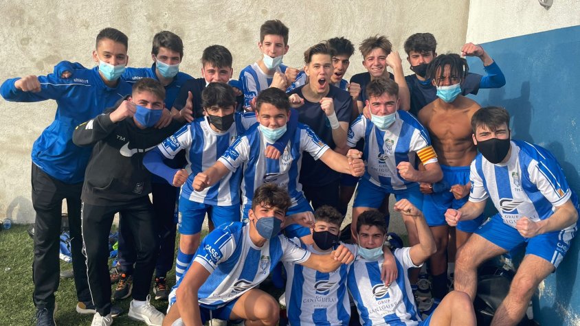 El cadet A dersprés de guanyar el seu partit