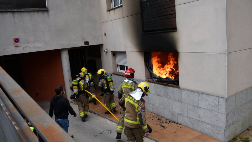 Els bombers han extingit el foc ràpidament