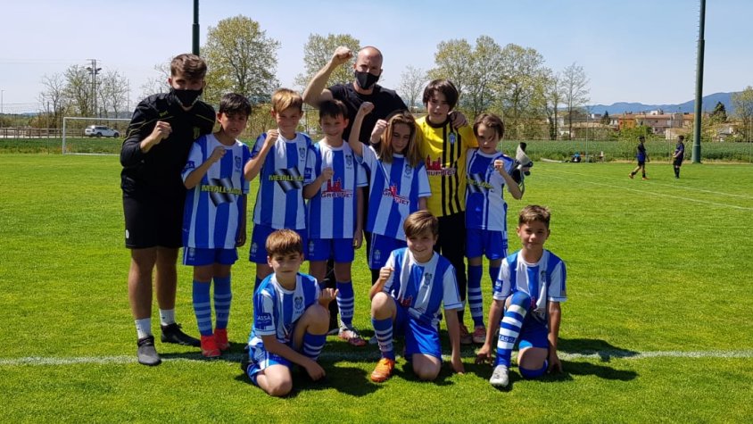 Aquesta setmana podeu veure la foto de l'Aleví B, que continua invicte després de 5 partits