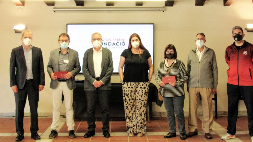 D’esquerra a dreta: Josep Vilanova, gerent de Joaquim Albertí; Dr. Joan Brunet, Cap del servei d'oncologia mèdica de l'ICO Girona i investigador de l'IDIBGI; Xavier Albertí, President de la Fundació Joaquim Albertí; Judit Xiberta, treballadora de Joa