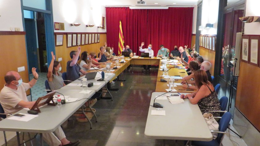 Votació partida en el grup d'ERC (a la dreta de la imatge)
