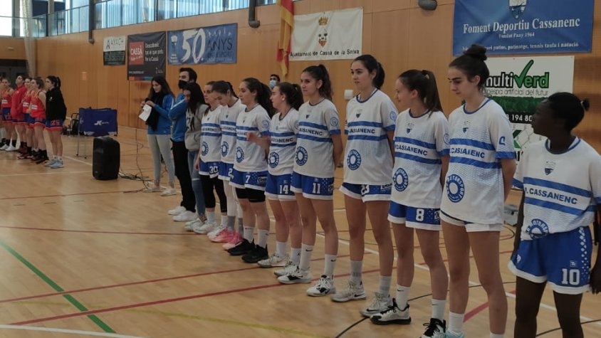 Llgint el manifest contra la violència sexista