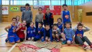 Els Tres Reis visiten l'escoleta de bàsquet del Foment