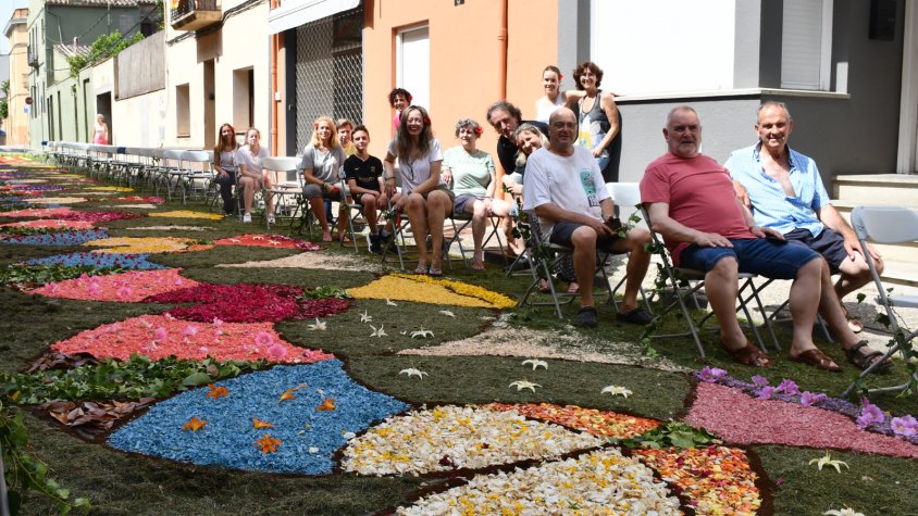 Els veïns del carrer de Catalunya, amb la feina pràcticament enllestida