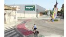 Acció de protesta pel perill per als ciclistes a la rotonda del BonPreu